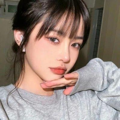 红色机尾